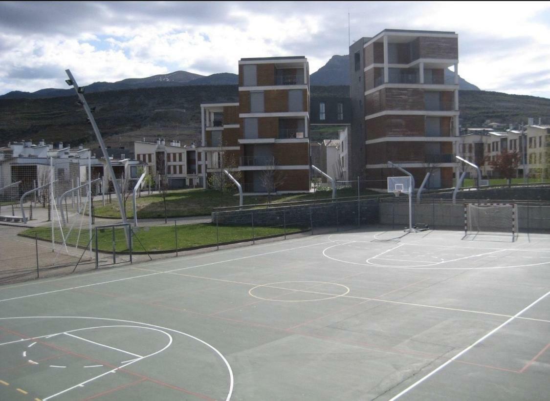 Ferienwohnung Deluxe Pirineos Sabiñánigo Exterior foto
